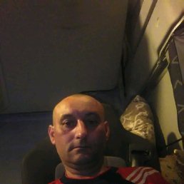 Михаил, 45, Виноградов