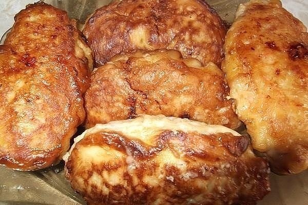 Сочные котлетки «Птичье молоко».Ингредиенты:фарш мясной/куриный 500 глук репчатый 1 головкаперец ...