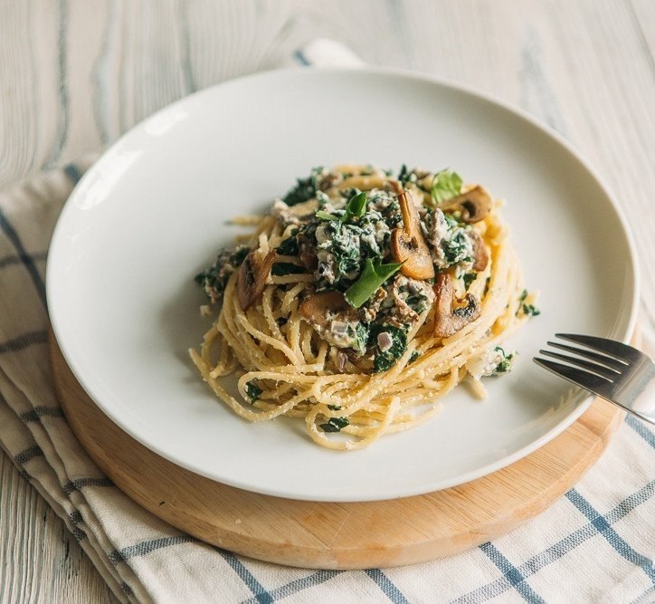 Спагетти с соусом из шпината.Очень простой и вкусный рецептИнгредиенты (на 2 порции): Спагетти — по ...