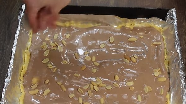 Очень вкусный торт с арахисом.Ингредиенты:Песочное тесто: для формы 36х23 250 г маргарина 200 г ... - 3