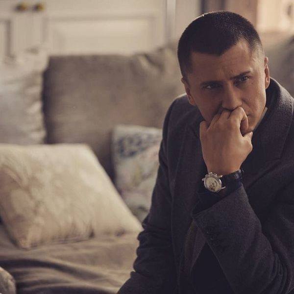 Зашел в квартиру как чужой, .Не сняв плаща, застыл у двери, «Прости, я ухожу к другой… ...