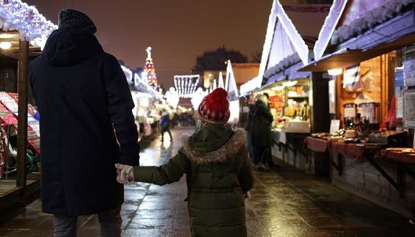 Рождественская ярмарка на Манежной площади. .Ярмарка работает до 13 января. Обратите внимание, что ... - 3
