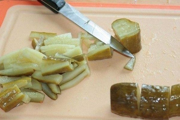 Солянка мясная сборная.Ингредиенты:Филе куриное — 200–250 гИзделия мясные — 350 гИзделия колбасные — ... - 5