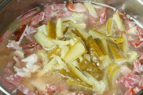 Солянка мясная сборная.Ингредиенты:Филе куриное — 200–250 гИзделия мясные — 350 гИзделия колбасные — ... - 9