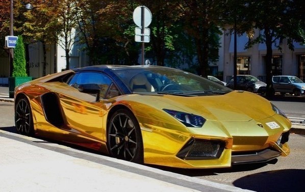 Gold Lamborghini vntador