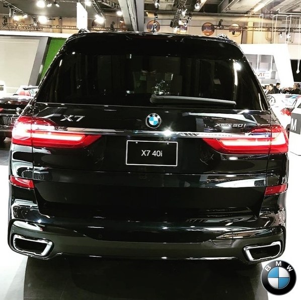  BMW