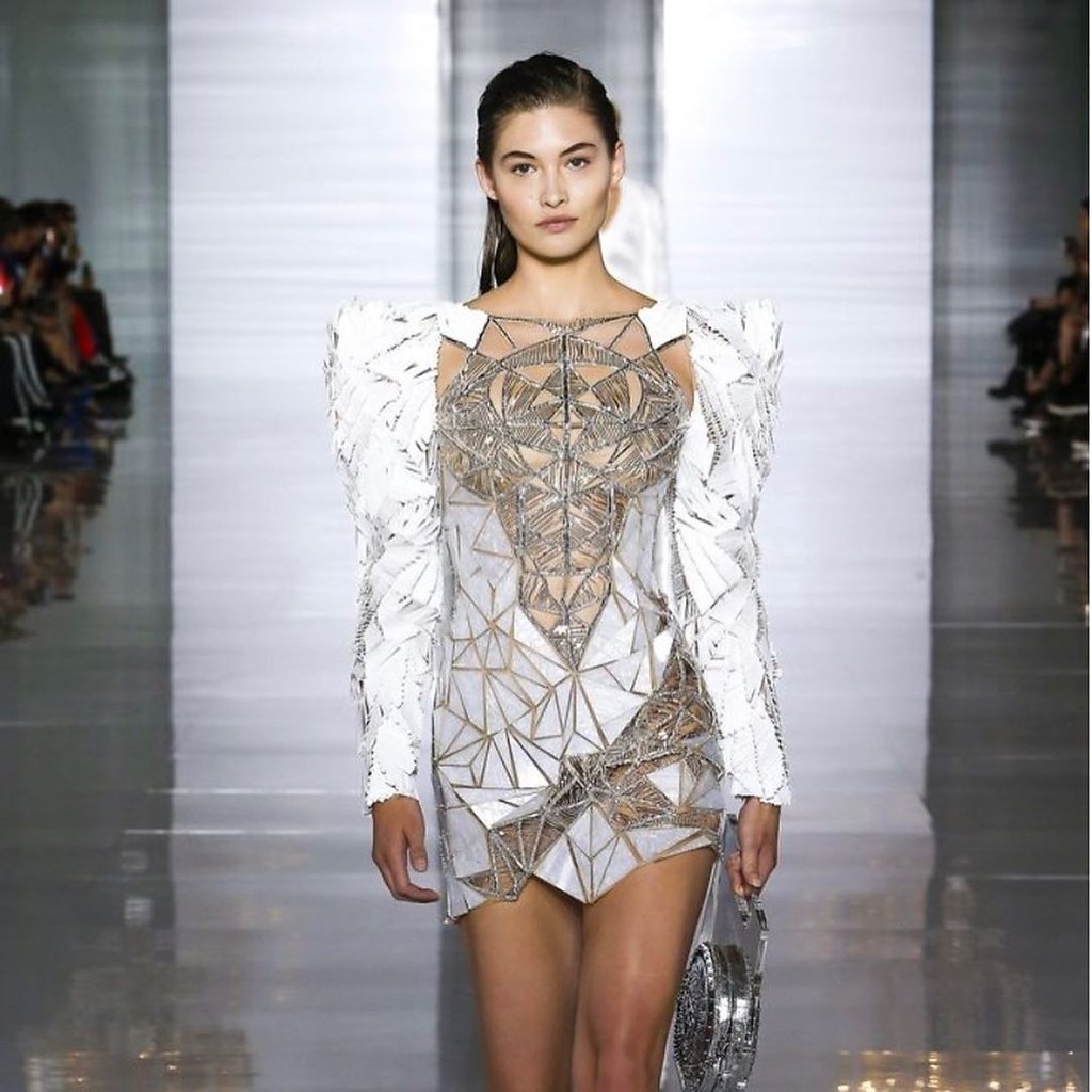 Balmain ()   ,      . ... - 2