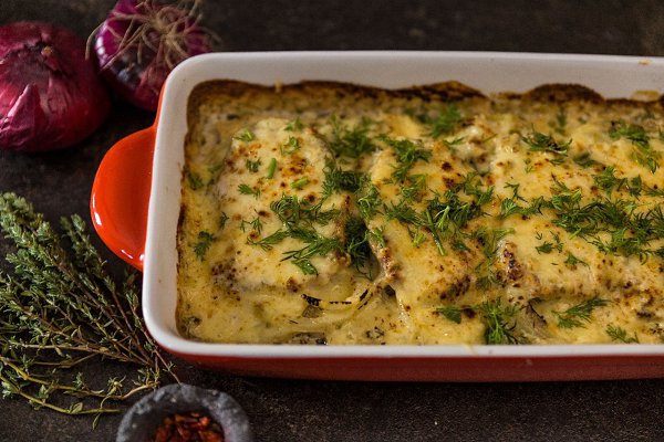 Сочное мясо и нежная картошечка — это идеальное сочетание! Приготовление этого простого и ... - 5