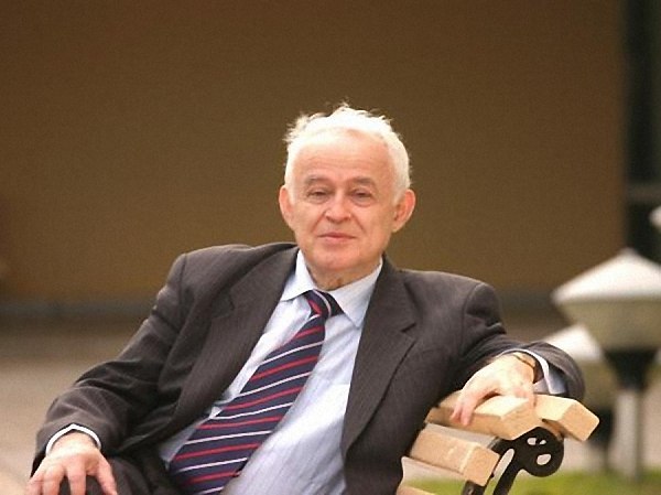 Михаил Литвак, пишет на своей странице: По моему мнению, человек без знания философских законов ...