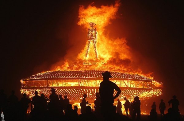 Топ-10 лучших фестивалей в мире.Представьте, что половина жителей Москвы собирается в одном месте и ... - 7
