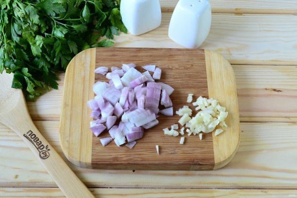 Кабачки, фаршированные куриной грудкой.Ингредиенты:Кабачок — 1 ШтукаКуриная грудка — 150 ГраммПерец ... - 4