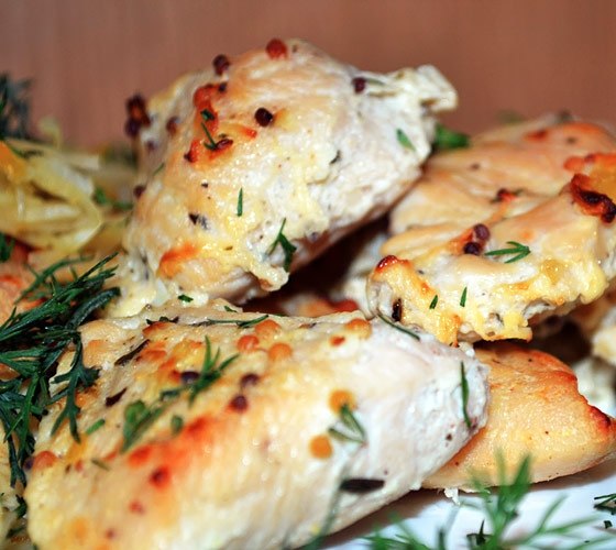 Куриная грудка запеченная в кефире. Настоящая вкуснятина. *Энергетическая ценность 100г - 85,7ккал, ...