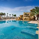  André,  -  15  2019