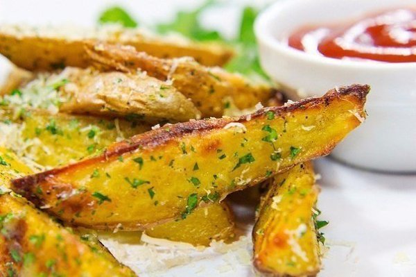 Топ-9 Самых вкусных рецептов приготволения блюд из картофеля.1. ЗАПЕЧЕННЫЙ КАРТОФЕЛЬ С ПРИПРАВАМИ И ...