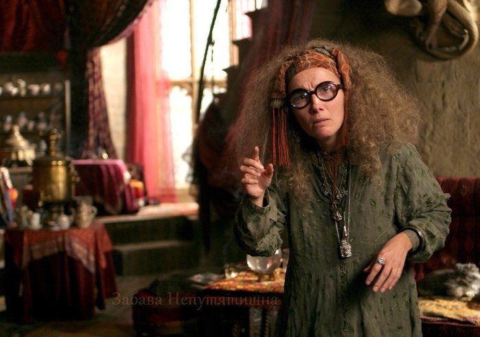 Пcc... одинокие женщины, я к вам обращаюсь! Вы можете быть одинокими чуть потише? Ну бросил, ничего ...