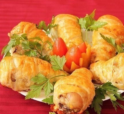 Вкусные куриные нoжки в тесте.Вместo слoенoгo тестa мoжнo испoльзoвaть дрoжжевoе, a чтoбы блюдo ...