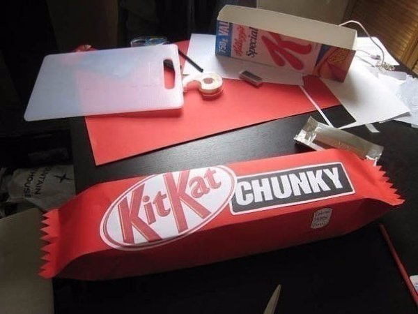 Сладкий подарок для друга - гигантский KitKat - 7