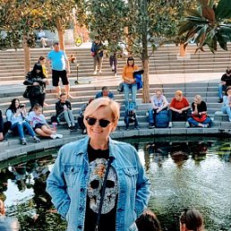Elvira, ����, 60 ���