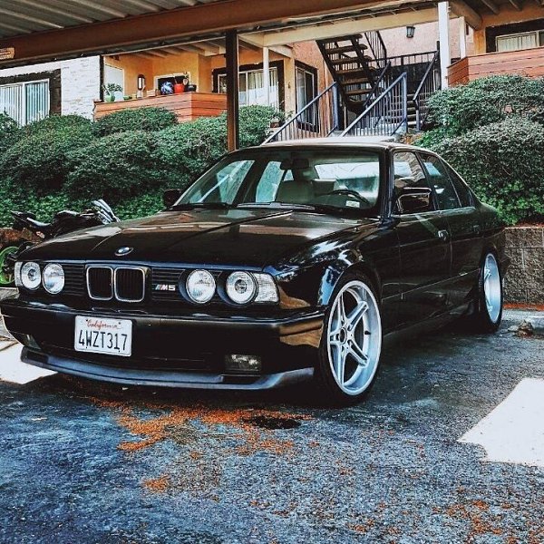 BW M5 E34