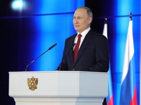 Послание Федеральному собранию завершилось. Основные тезисы: • Выплаты малоимущим семьям — на детей ...