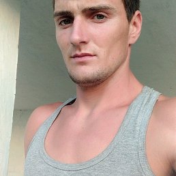 Василий, 27, Черноморское