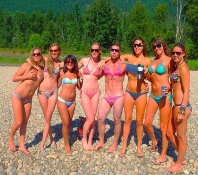 Очень странное фотоВсе заметили?