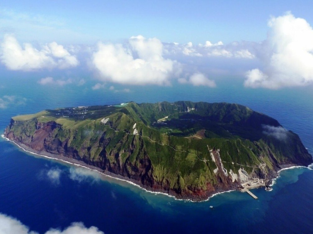  .   Aogashima.