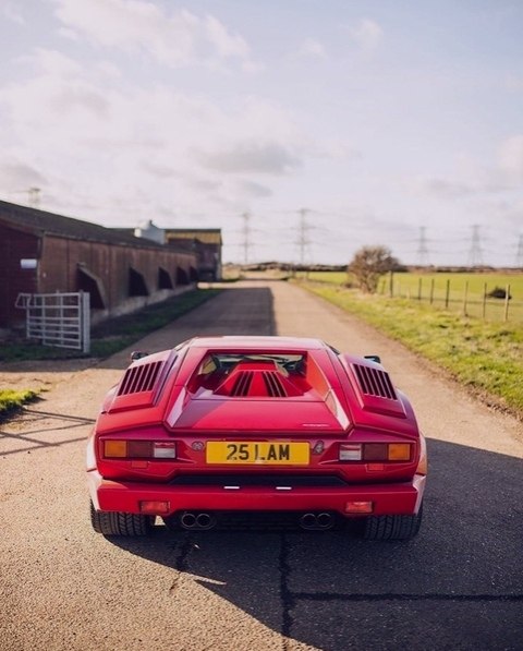 Lamborghini Countach vs Diablo! - 4