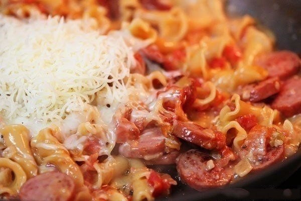 Паста с пряными колбасками.Нация, которая ест макароны с хлебом - непобедима! А как насчет ... - 5