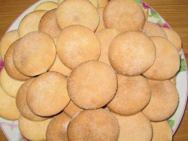 Творожные коржики.Ингредиенты:-250 г творога-1 стакан сахара-2 яйца-100 г масла слив. или ...