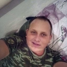 Анатолий, 26, Горловка