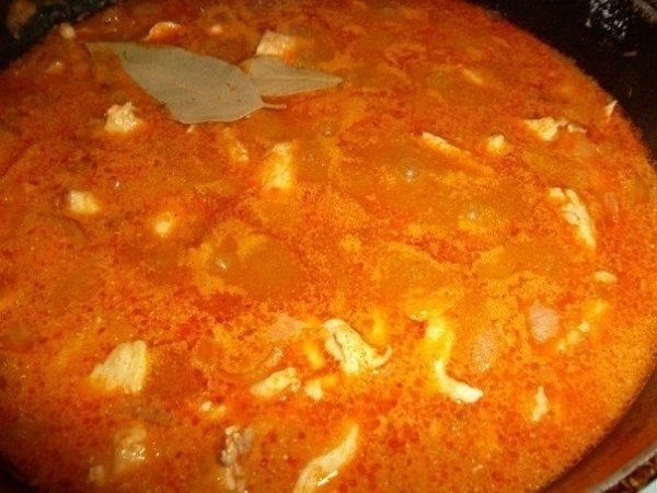 Гуляш из куриного филе.Ингредиенты:филе куриное - 500 - 600 гморковь - 1 шт.лук - 1-2 шт.чеснок - 1 ... - 5