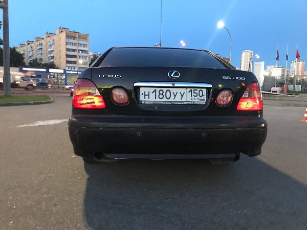 Lexus GS300.1999 3.0    +   2  ... - 4