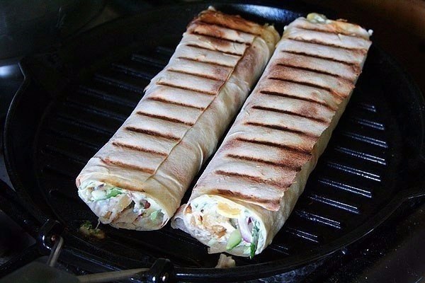 ОЧЕНЬ ВКУСНАЯ ДОМАШНЯЯ ШАУРМА .Быстрая и простая в приготовлении! Ингредиенты:- тонкий армянский ...