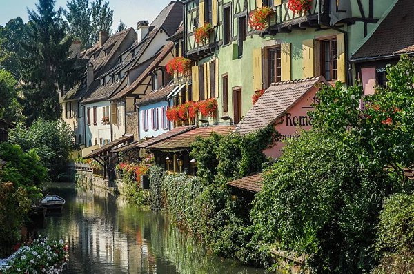 Colmar, France.Все достопримечательности Кольмара расположены в его старом городе, который ...