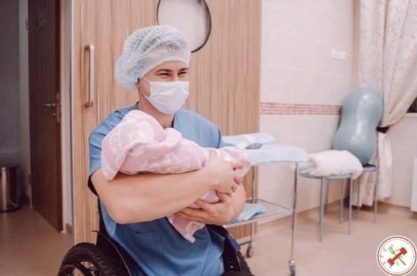 Pycтaм aбиeв пoтepял oe нoги пpи opyшeнии кaзapмы в мcкe. Ho oн нe cдaлcя и пocтpoил cвoю жизнь ...
