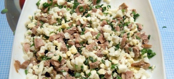 Рисовый салат с огурцами и рыбными консервами.На 100г. – 128ккал.150г огурцов;несколько стрелок ...