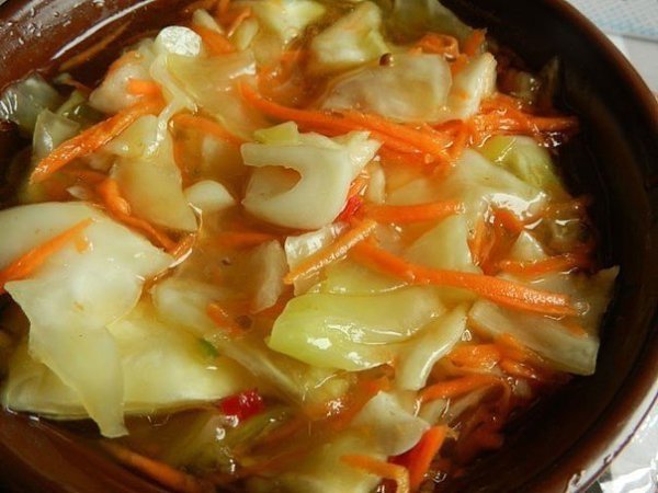 КАПУСТА ПО-КОРЕЙСКИ. .ИНГРЕДИЕНТЫ: 2 средних кочана капусты, 3-4 средние морковки, 2 головки ...