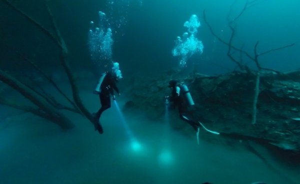 На дне Черного моря обнаружена река. Да, реки бывают и под водой