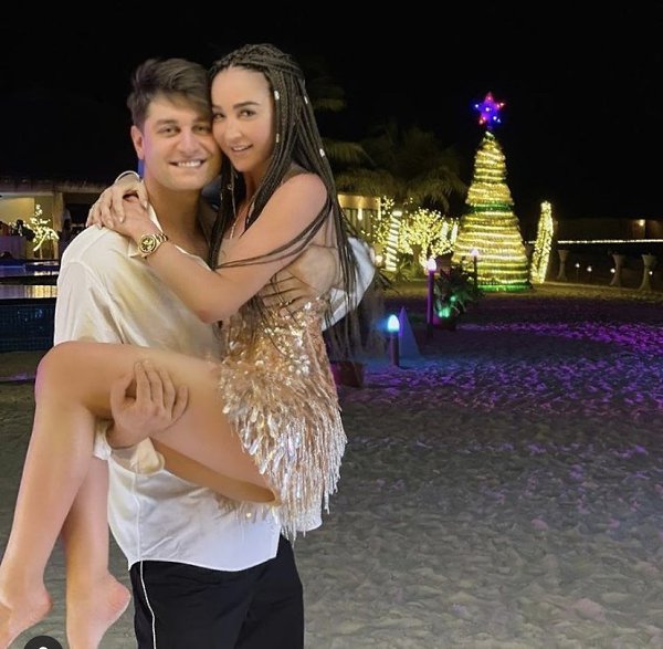 Ольга Бузова отпраздновала Новый год на Мальдивах со своим молодым человеком