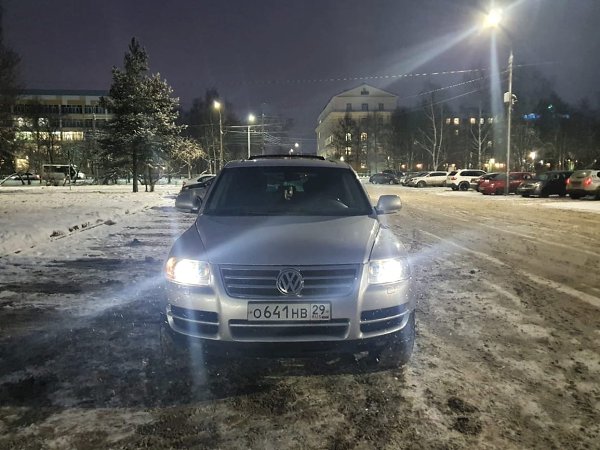  .    Volkswagen Touareg 2006  217.000   ...