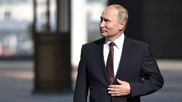 ВЦИОМ: Россияне назвали президента России Владимира Путина политиком 2020 года. Владимир Путин - 38% ...