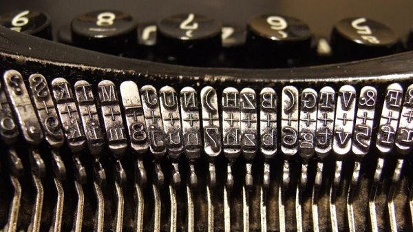 История клавиши Enter. Большая часть компьютерной клавиатуры унаследована у пишущих машинок. Но вот ...