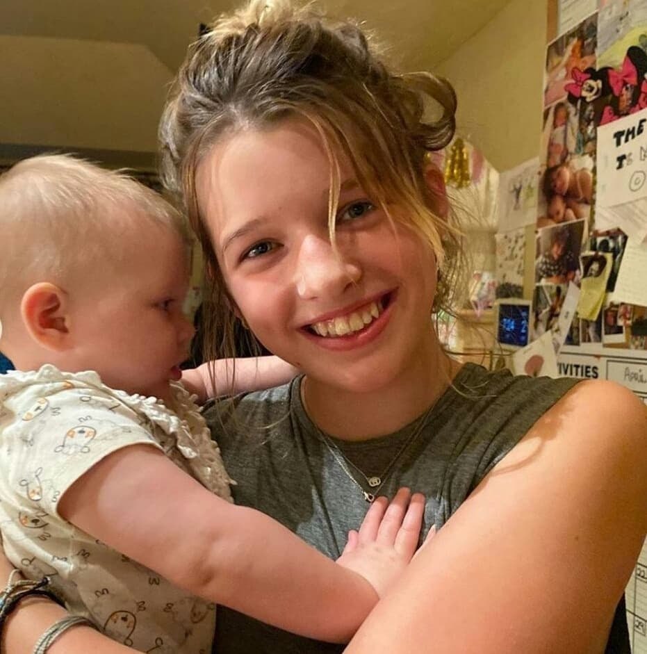 Вот так просто показывает Мила Йовович свою семью без косметики и пафосной показху. - 2