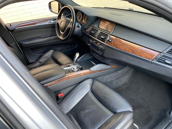 Место осмотра: Москва, Дмитровка.Марка/Модель: BMW X6 35dГод выпуска: 2009Цена: 1300000Телефон: ... - 7