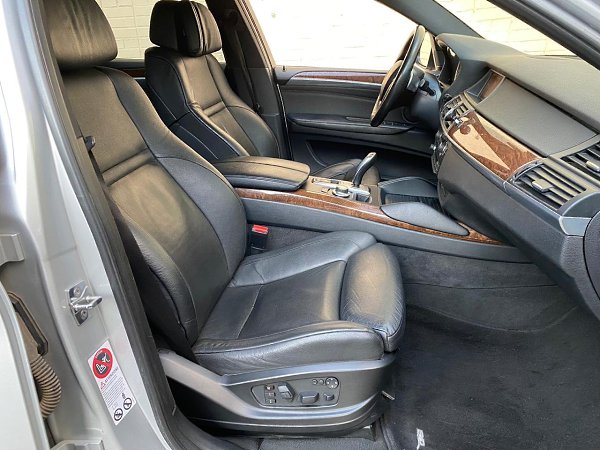 Место осмотра: Москва, Дмитровка.Марка/Модель: BMW X6 35dГод выпуска: 2009Цена: 1300000Телефон: ... - 8