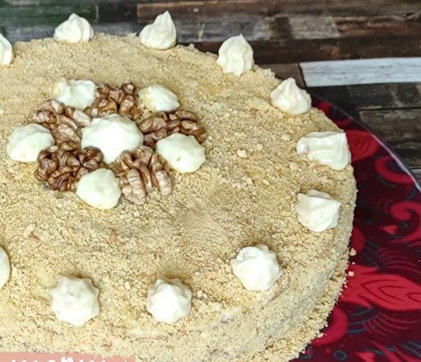 Вкусный морковный торт.Очень вкусный, сочный и нежный, а готовится проще простого. Ингредиенты: ...