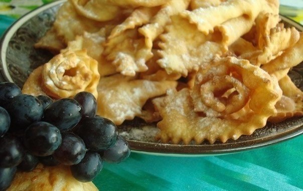 Вкусный хворост, тающий во рту.Всем хозяйкам на заметку — традиционный узбекский вкусный хворост, ...