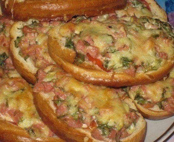 7 рецептов ГОРЯЧИХ БУТЕРБРОДОВ! 1. Горячие бутерброды с картошкой Ингредиенты: - 3-4 картофелины - ... - 6