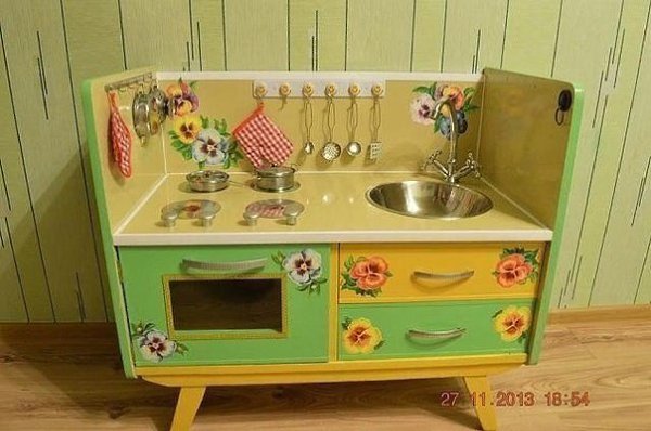 Забрали у бабушки старый комод-1956 год выпуска. Посмотрите что сделал папа для дочки. - 4
